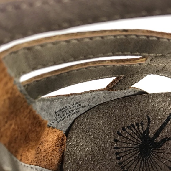 OTBT Nomadic Embossed Light Pewter Wedge Sandals - Picture 8 of 8